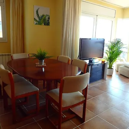 Seafront View-nice In Downtown Apartment