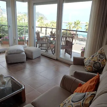 Seafront View-nice In Downtown Apartment